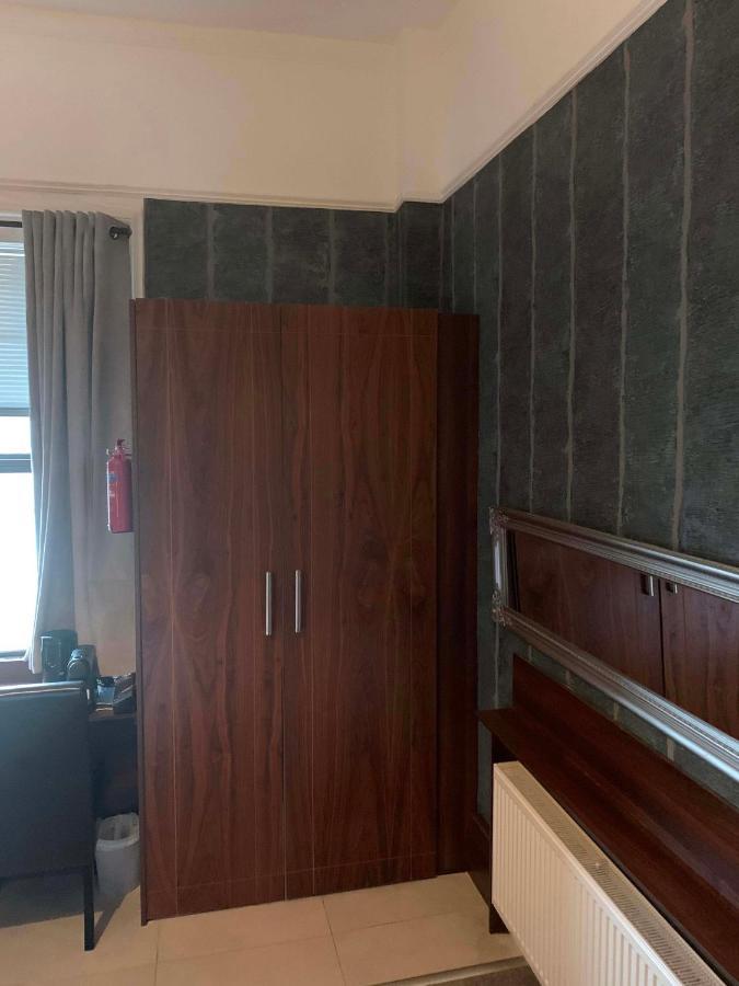 Upstairs Studio - Private Kitchenette And Small En-Suite دبلن المظهر الخارجي الصورة